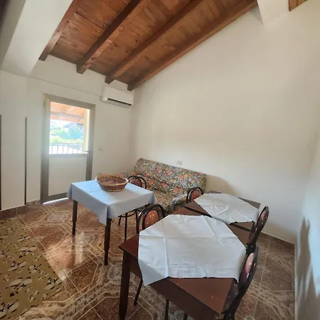 Pensionat Rezidenca Arbnore - Tre Horizonte *